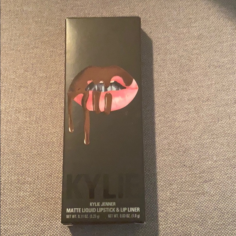 Kyle Jenner”s Matte Liquid Lipstick and Lip Color